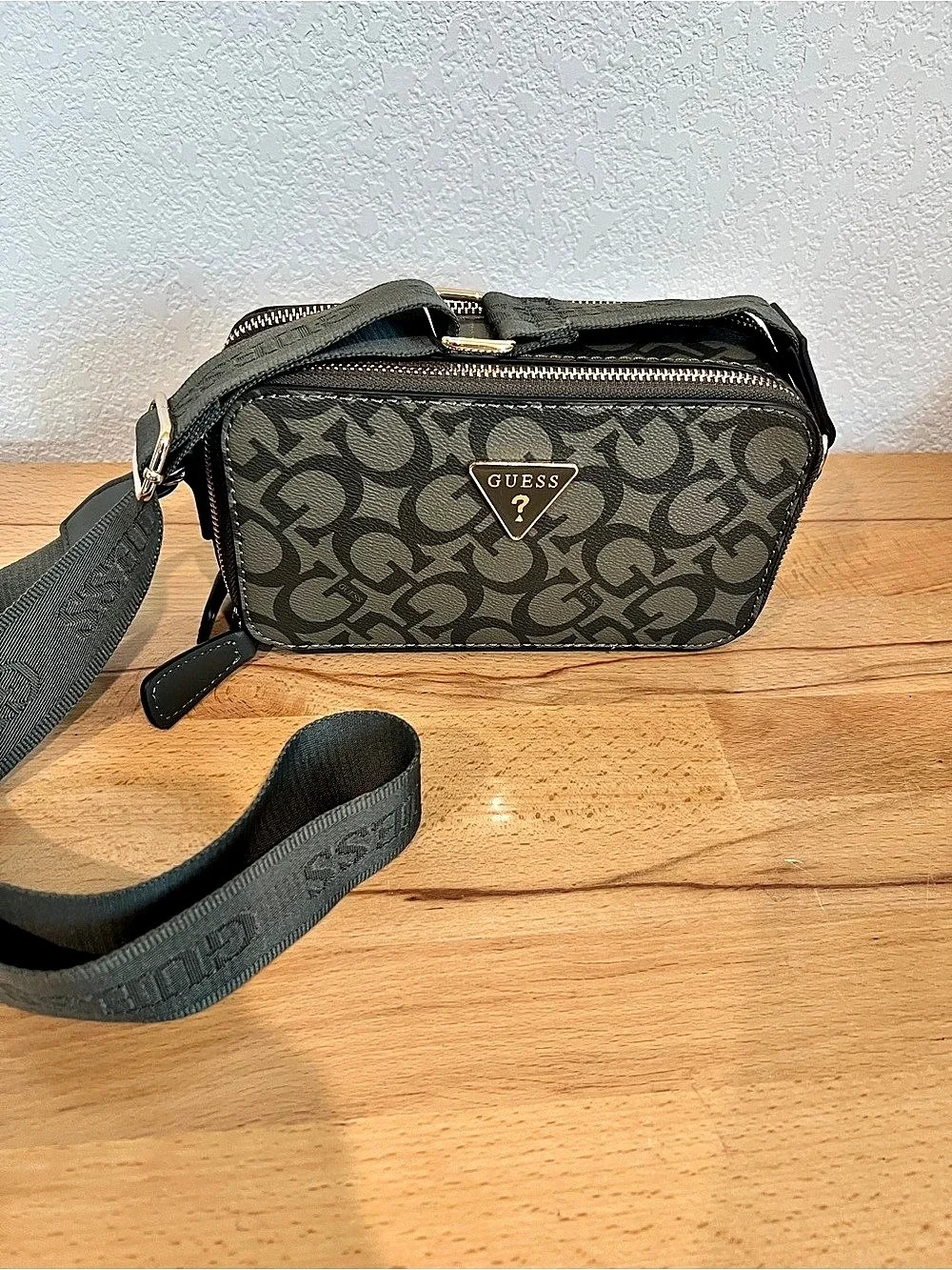 GUESS Logo Crossbody Bag Gray & Black